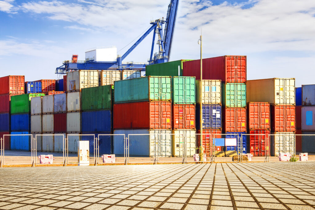 container-terminal-wharf-transport